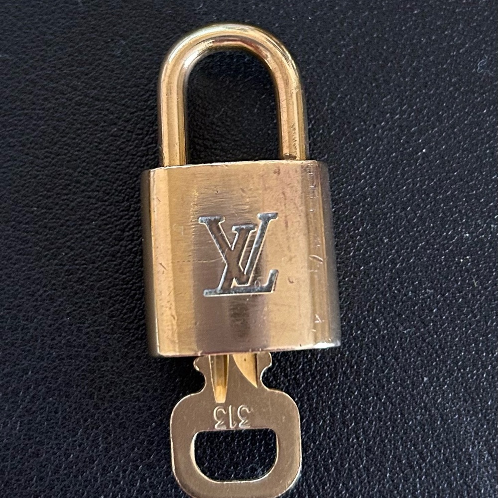 Louis Vuitton Lock & Key - choose your number - Picture 6 of 16